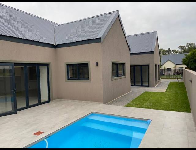 3 BEDROOM HOUSE FOR SALE IN HERON BANKS GOLF ESTATE